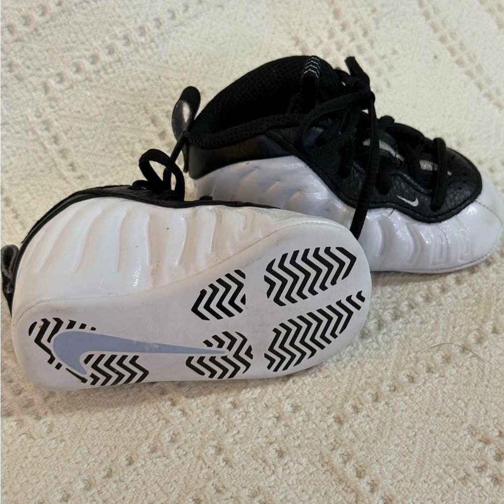 Nike Kids Black and White Sneakers